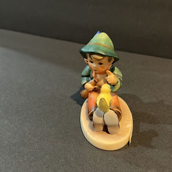 M J HUMMEL “Breathing Lessons.” Vintage figure signed 1970 exc condition - Picture 2 of 6